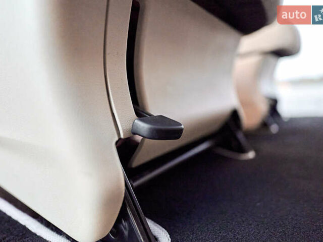 Серый Мерседес Sprinter, объемом двигателя 2.14 л и пробегом 604 тыс. км за 32500 $, фото 55 на Automoto.ua