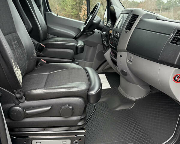 Серый Мерседес Sprinter, объемом двигателя 2.2 л и пробегом 314 тыс. км за 24500 $, фото 22 на Automoto.ua