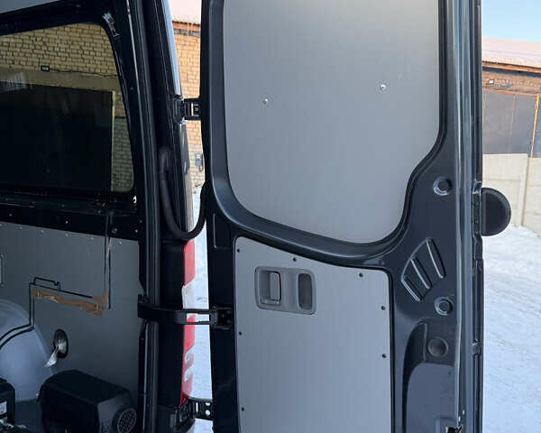 Сірий Мерседес Sprinter, об'ємом двигуна 2.2 л та пробігом 314 тис. км за 24250 $, фото 37 на Automoto.ua