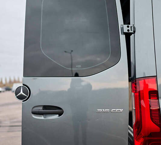 Серый Мерседес Sprinter, объемом двигателя 2.14 л и пробегом 604 тыс. км за 32500 $, фото 22 на Automoto.ua