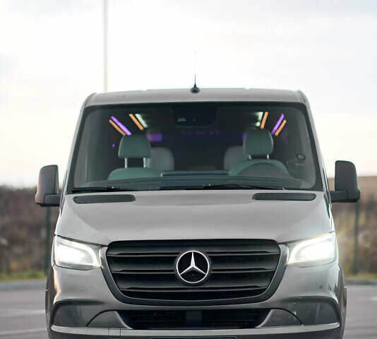Серый Мерседес Sprinter, объемом двигателя 2.14 л и пробегом 604 тыс. км за 32500 $, фото 8 на Automoto.ua