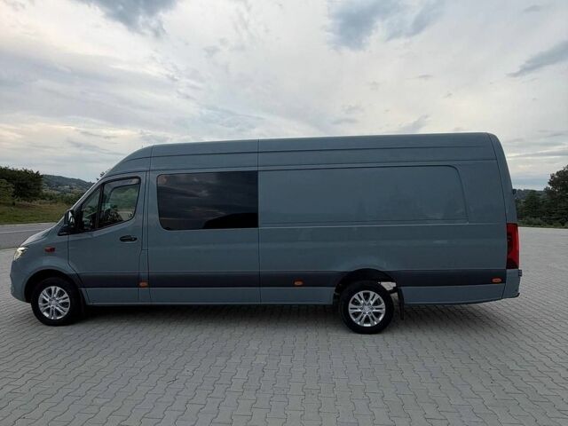 Серый Мерседес Sprinter, объемом двигателя 2.2 л и пробегом 360 тыс. км за 38500 $, фото 5 на Automoto.ua