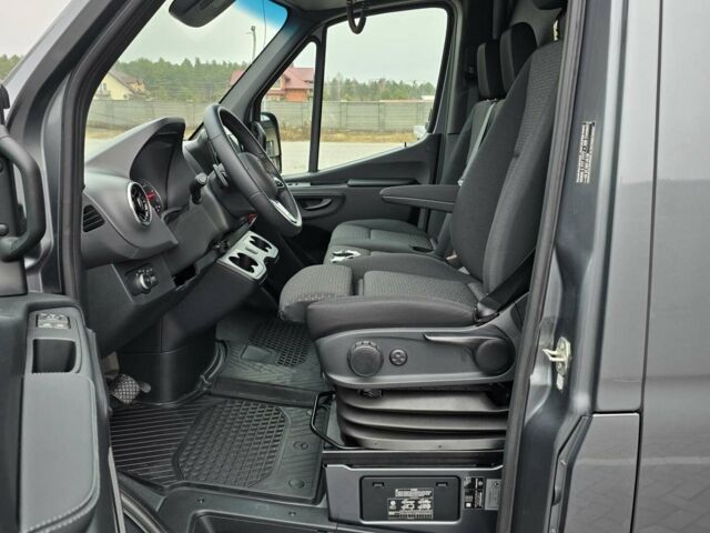 Серый Мерседес Sprinter, объемом двигателя 3 л и пробегом 2 тыс. км за 98815 $, фото 14 на Automoto.ua