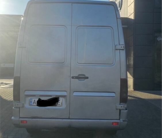 Серый Мерседес Sprinter, объемом двигателя 2.2 л и пробегом 300 тыс. км за 8000 $, фото 3 на Automoto.ua