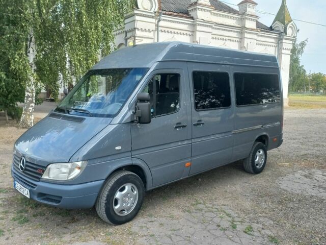Серый Мерседес Sprinter, объемом двигателя 2.7 л и пробегом 589 тыс. км за 12500 $, фото 2 на Automoto.ua