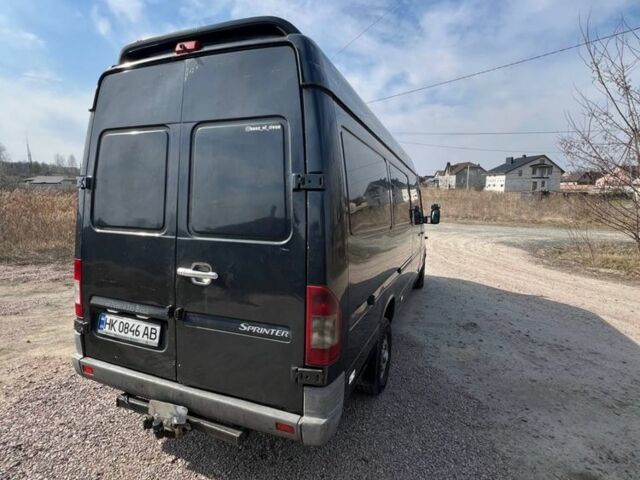 Серый Мерседес Sprinter, объемом двигателя 2.7 л и пробегом 750 тыс. км за 7555 $, фото 4 на Automoto.ua