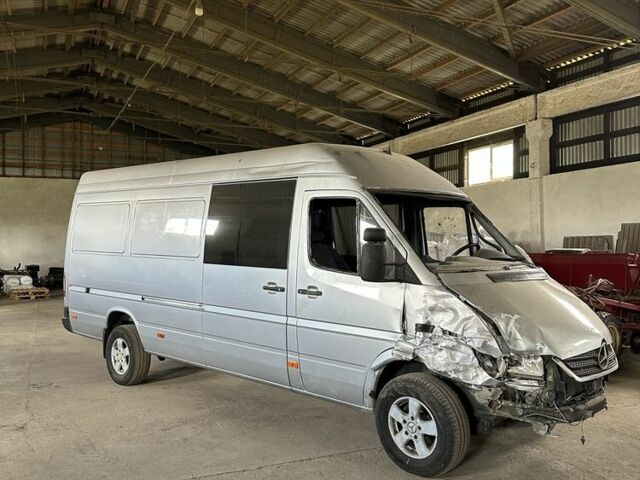 Серый Мерседес Sprinter, объемом двигателя 2.7 л и пробегом 500 тыс. км за 6475 $, фото 2 на Automoto.ua