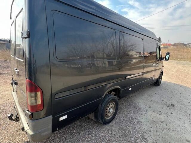Серый Мерседес Sprinter, объемом двигателя 2.7 л и пробегом 750 тыс. км за 7555 $, фото 3 на Automoto.ua