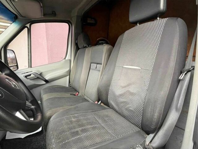 Серый Мерседес Sprinter, объемом двигателя 3 л и пробегом 668 тыс. км за 12600 $, фото 11 на Automoto.ua