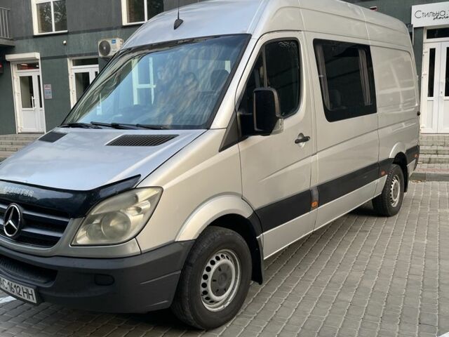 Серый Мерседес Sprinter, объемом двигателя 2.1 л и пробегом 700 тыс. км за 8400 $, фото 1 на Automoto.ua