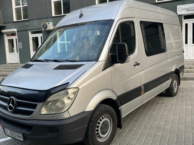 Серый Мерседес Sprinter, объемом двигателя 2.1 л и пробегом 700 тыс. км за 8400 $, фото 5 на Automoto.ua