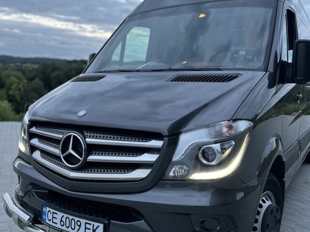 Серый Мерседес Sprinter, объемом двигателя 3 л и пробегом 500 тыс. км за 42451 $, фото 1 на Automoto.ua