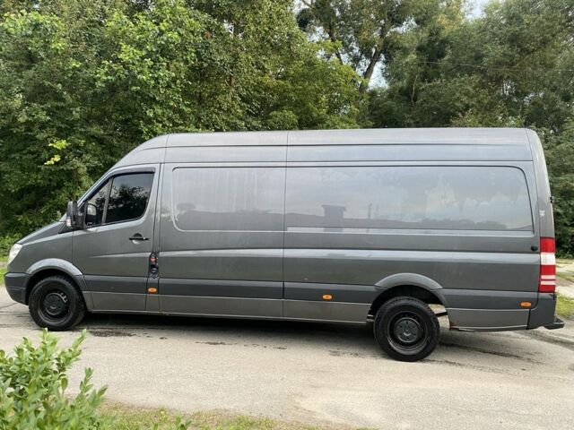 Серый Мерседес Sprinter, объемом двигателя 2.1 л и пробегом 430 тыс. км за 9550 $, фото 3 на Automoto.ua