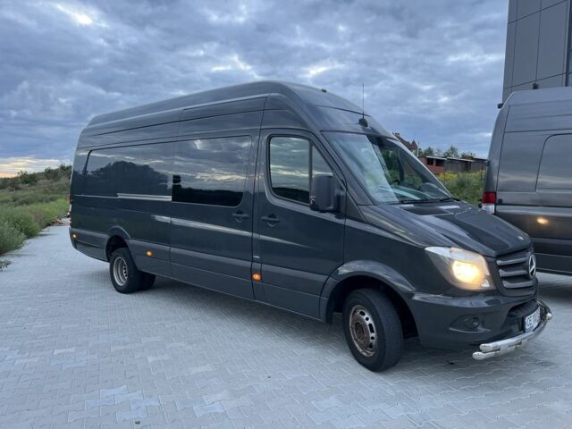 Серый Мерседес Sprinter, объемом двигателя 3 л и пробегом 500 тыс. км за 44809 $, фото 2 на Automoto.ua