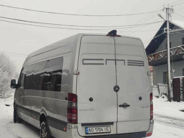 Серый Мерседес Sprinter, объемом двигателя 2.1 л и пробегом 585 тыс. км за 22500 $, фото 3 на Automoto.ua