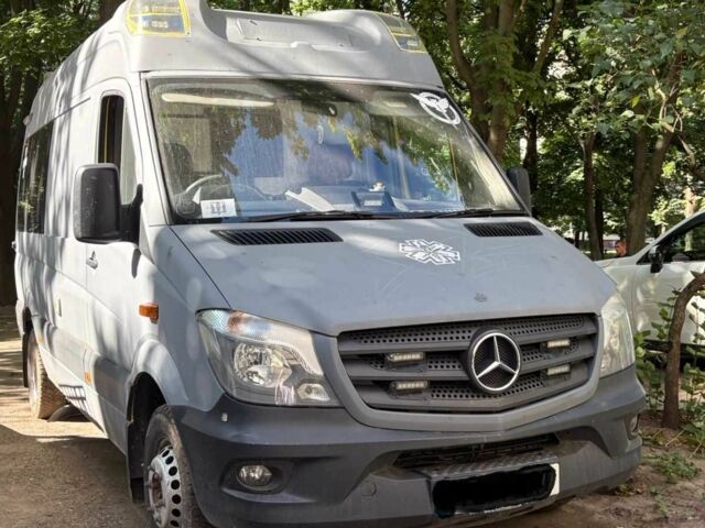 Серый Мерседес Sprinter, объемом двигателя 3 л и пробегом 300 тыс. км за 9000 $, фото 1 на Automoto.ua