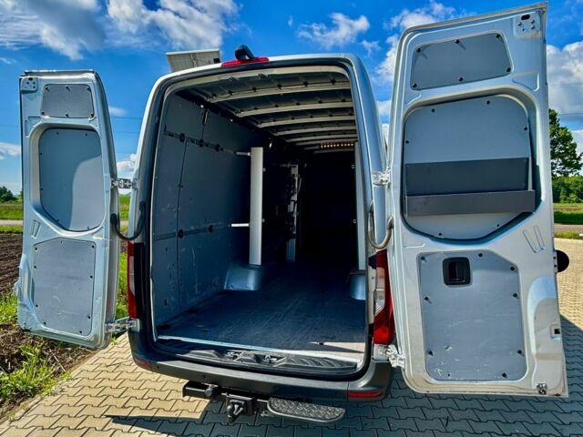 Серый Мерседес Sprinter, объемом двигателя 3 л и пробегом 403 тыс. км за 54800 $, фото 8 на Automoto.ua