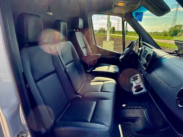 Серый Мерседес Sprinter, объемом двигателя 3 л и пробегом 403 тыс. км за 54800 $, фото 15 на Automoto.ua