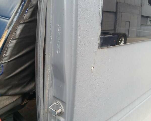 Серый Мерседес Sprinter, объемом двигателя 2.3 л и пробегом 500 тыс. км за 3200 $, фото 10 на Automoto.ua