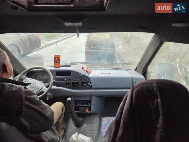 Серый Мерседес Sprinter, объемом двигателя 2.9 л и пробегом 345 тыс. км за 5500 $, фото 5 на Automoto.ua