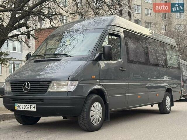 Серый Мерседес Sprinter, объемом двигателя 2.87 л и пробегом 670 тыс. км за 11500 $, фото 3 на Automoto.ua