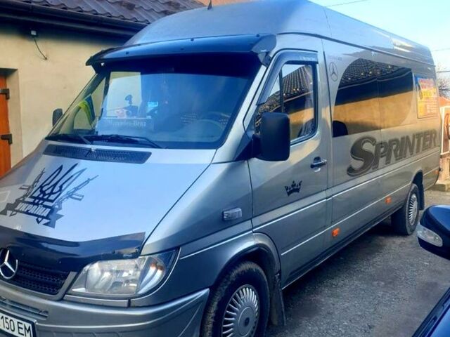 Серый Мерседес Sprinter, объемом двигателя 2.1 л и пробегом 303 тыс. км за 9200 $, фото 1 на Automoto.ua