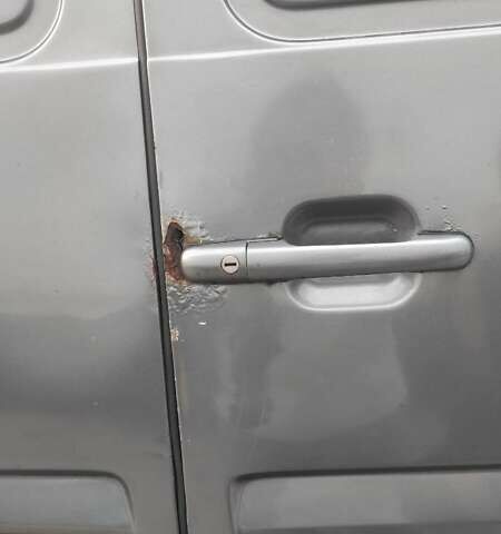 Сірий Мерседес Sprinter, об'ємом двигуна 2.2 л та пробігом 407 тис. км за 7000 $, фото 9 на Automoto.ua