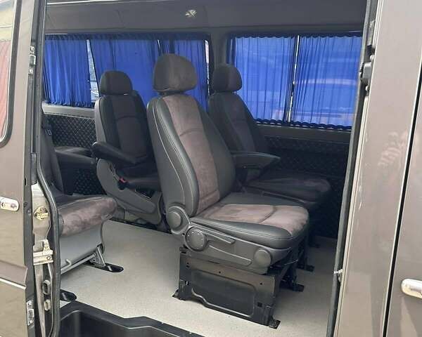 Серый Мерседес Sprinter, объемом двигателя 2.69 л и пробегом 512 тыс. км за 14000 $, фото 6 на Automoto.ua