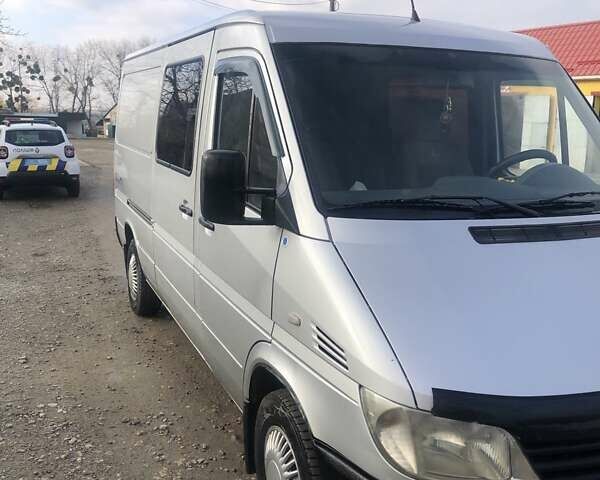Серый Мерседес Sprinter, объемом двигателя 2.15 л и пробегом 187 тыс. км за 9999 $, фото 1 на Automoto.ua