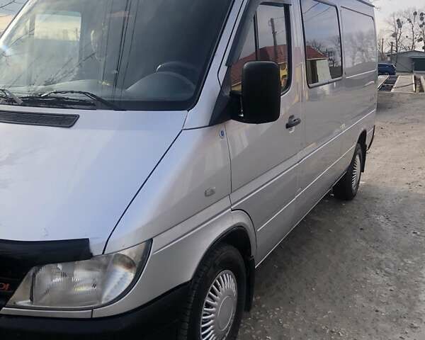Серый Мерседес Sprinter, объемом двигателя 2.15 л и пробегом 187 тыс. км за 9999 $, фото 3 на Automoto.ua
