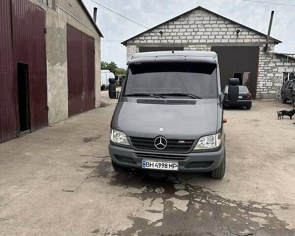 Серый Мерседес Sprinter, объемом двигателя 2.69 л и пробегом 512 тыс. км за 14000 $, фото 4 на Automoto.ua