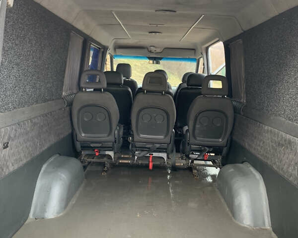Серый Мерседес Sprinter, объемом двигателя 0 л и пробегом 294 тыс. км за 10800 $, фото 14 на Automoto.ua