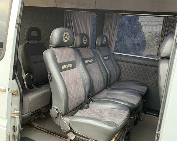 Серый Мерседес Sprinter, объемом двигателя 0 л и пробегом 294 тыс. км за 10800 $, фото 15 на Automoto.ua