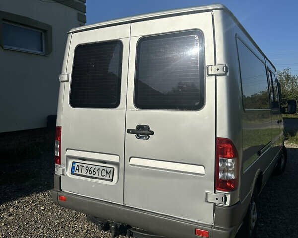 Серый Мерседес Sprinter, объемом двигателя 2.15 л и пробегом 800 тыс. км за 7199 $, фото 3 на Automoto.ua