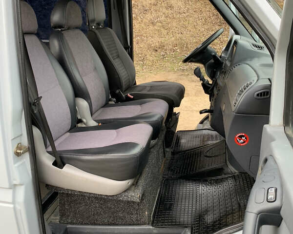 Серый Мерседес Sprinter, объемом двигателя 0 л и пробегом 294 тыс. км за 10800 $, фото 16 на Automoto.ua