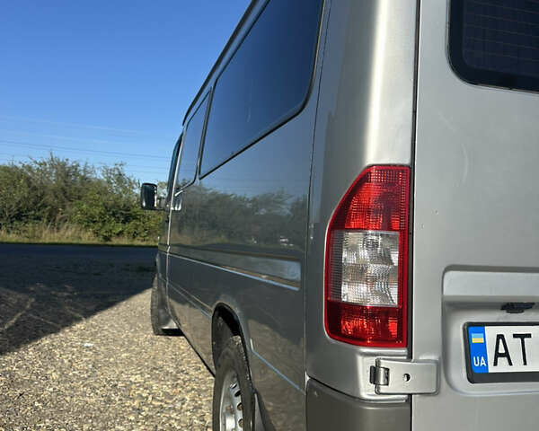 Серый Мерседес Sprinter, объемом двигателя 2.15 л и пробегом 800 тыс. км за 7199 $, фото 8 на Automoto.ua