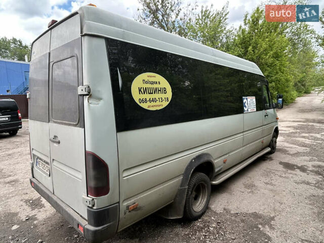 Серый Мерседес Sprinter, объемом двигателя 2.7 л и пробегом 990 тыс. км за 9900 $, фото 3 на Automoto.ua
