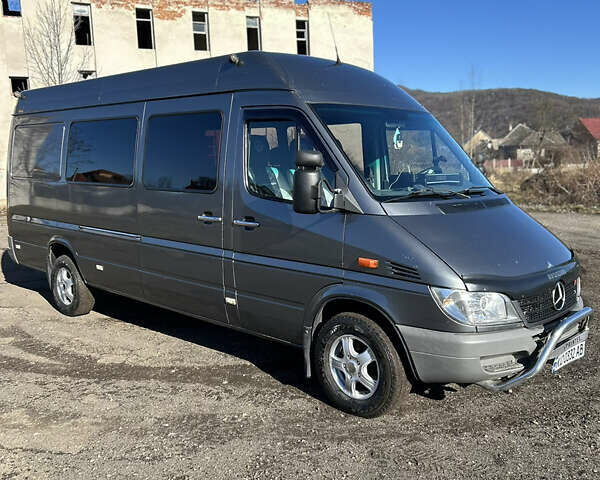 Серый Мерседес Sprinter, объемом двигателя 2.7 л и пробегом 600 тыс. км за 11500 $, фото 4 на Automoto.ua
