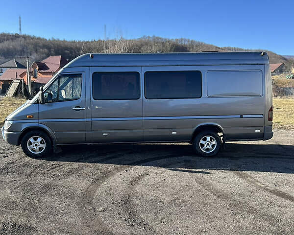 Серый Мерседес Sprinter, объемом двигателя 2.7 л и пробегом 600 тыс. км за 11500 $, фото 2 на Automoto.ua