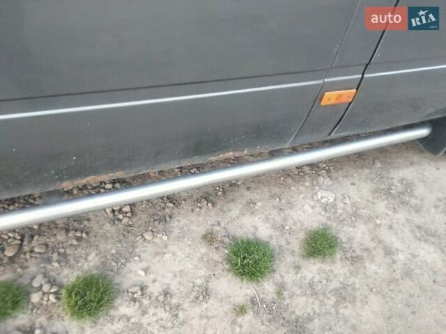 Серый Мерседес Sprinter, объемом двигателя 2.2 л и пробегом 400 тыс. км за 8200 $, фото 4 на Automoto.ua