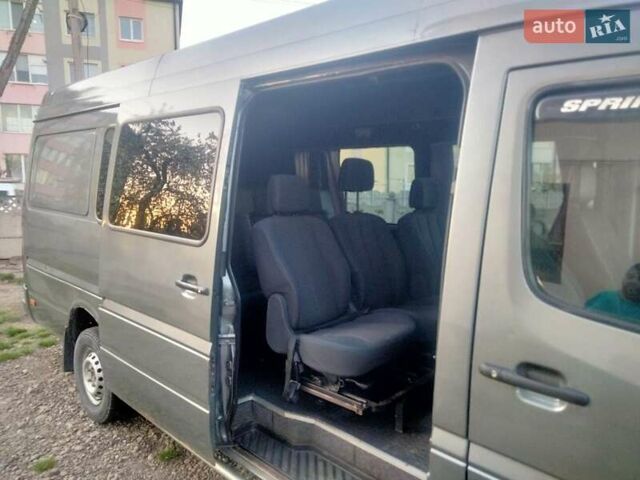 Серый Мерседес Sprinter, объемом двигателя 2.2 л и пробегом 400 тыс. км за 8200 $, фото 5 на Automoto.ua