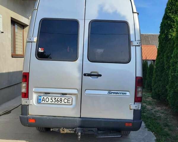 Серый Мерседес Sprinter, объемом двигателя 2.69 л и пробегом 795 тыс. км за 8500 $, фото 28 на Automoto.ua