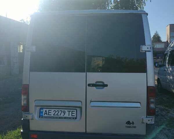 Серый Мерседес Sprinter, объемом двигателя 2.15 л и пробегом 64 тыс. км за 8000 $, фото 4 на Automoto.ua