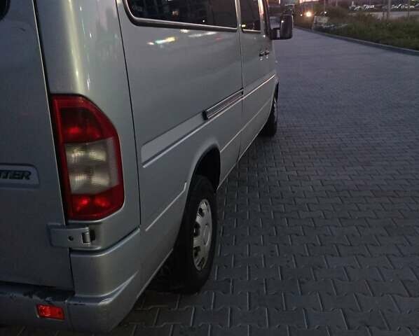 Серый Мерседес Sprinter, объемом двигателя 0 л и пробегом 246 тыс. км за 8000 $, фото 8 на Automoto.ua