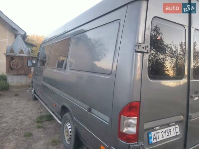 Серый Мерседес Sprinter, объемом двигателя 2.2 л и пробегом 400 тыс. км за 8200 $, фото 3 на Automoto.ua