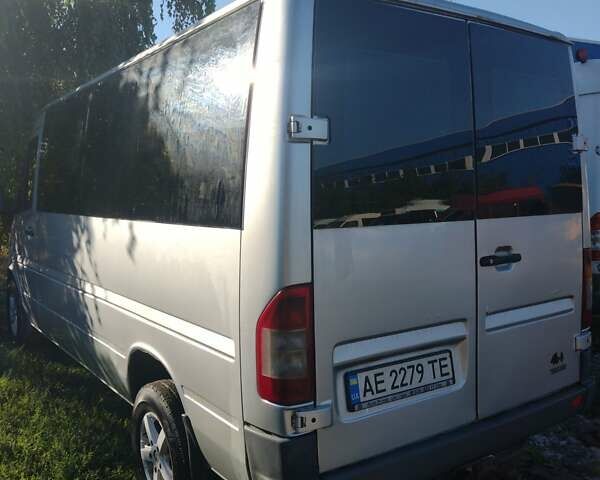 Серый Мерседес Sprinter, объемом двигателя 2.15 л и пробегом 64 тыс. км за 8000 $, фото 3 на Automoto.ua