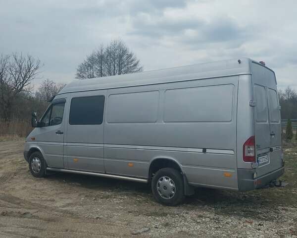 Серый Мерседес Sprinter, объемом двигателя 2.7 л и пробегом 470 тыс. км за 8800 $, фото 6 на Automoto.ua