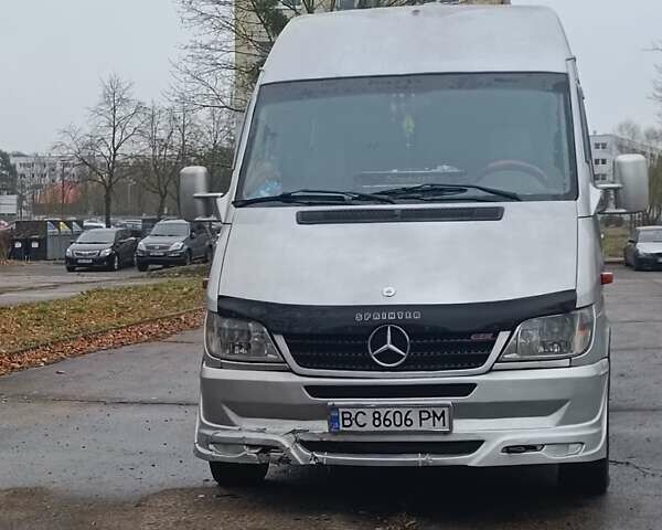 Серый Мерседес Sprinter, объемом двигателя 2.15 л и пробегом 60 тыс. км за 3300 $, фото 6 на Automoto.ua