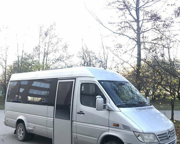 Серый Мерседес Sprinter, объемом двигателя 0 л и пробегом 1000 тыс. км за 12500 $, фото 2 на Automoto.ua