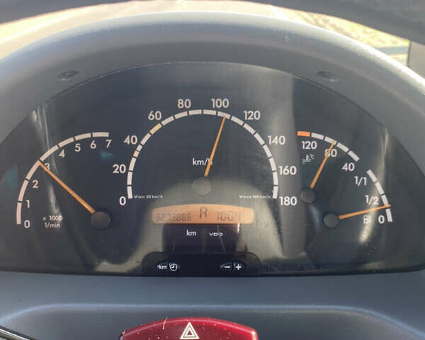 Сірий Мерседес Sprinter, об'ємом двигуна 2.2 л та пробігом 327 тис. км за 12500 $, фото 27 на Automoto.ua